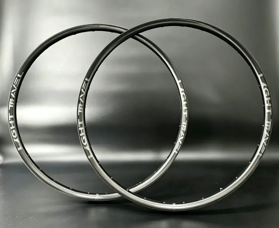 LT-XC30-carbon-rim-with-30mm-internal-width-at-238g-cross-country-mountain-bike